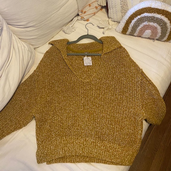 NWT FREE PEOPLE CROPPED SWEATER - Picture 3 of 3